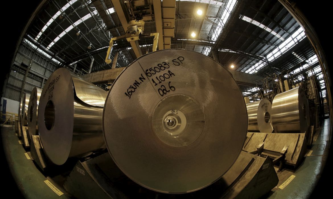 Indústria tem desempenho negativo