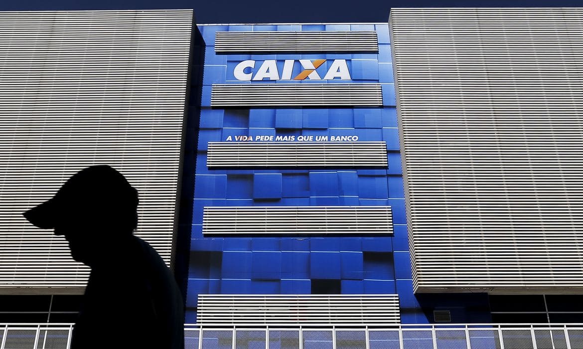 Caixa paga Bolsa Família