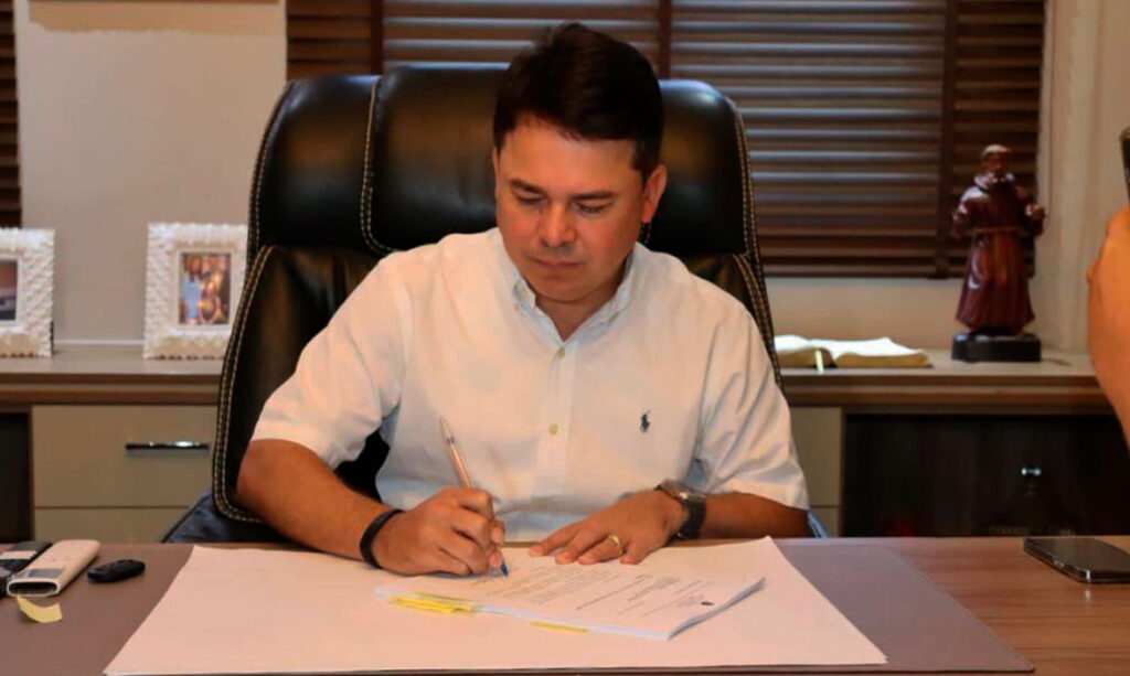 Keitton Pinheiro lança PROAPEC em Coari