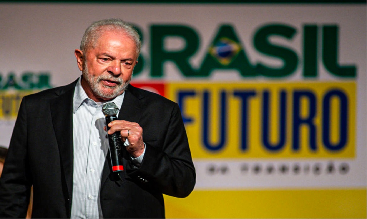 Novo Bolsa Família tem adicional de R$50 para com dependentes entre 7 e 18 anos.