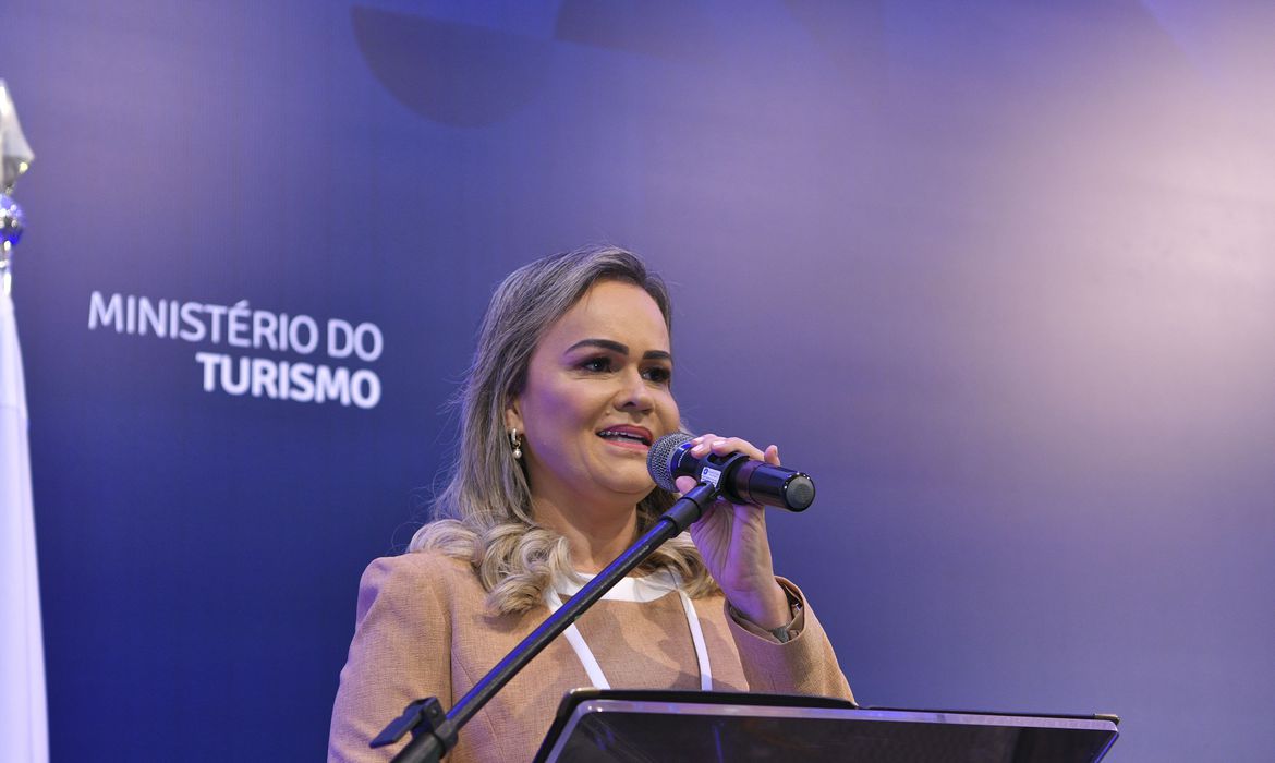 ministra do Turismo.
