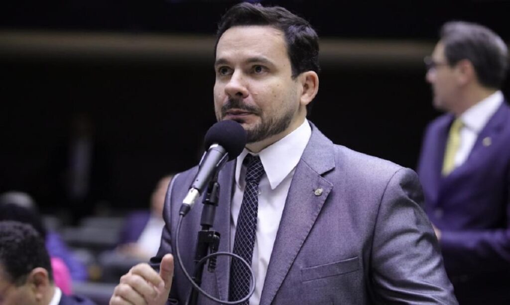 jornada reduzida para PM e bombeiro que tenha pessoa com deficiência na família